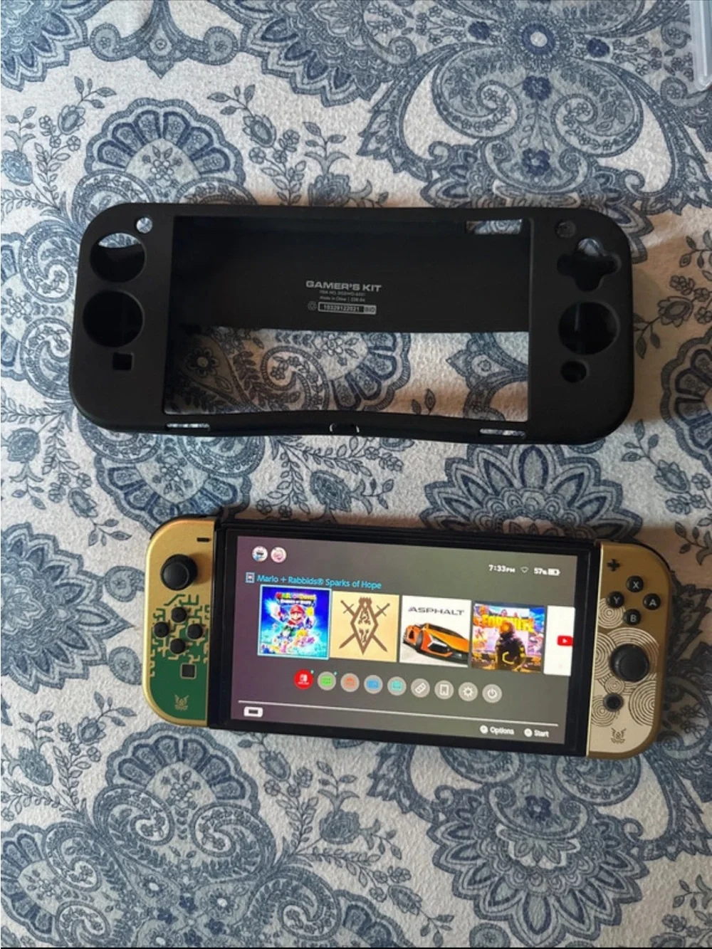 Limited edition Zelda switch bundle no pink/green joycons. hello neighbor/ break